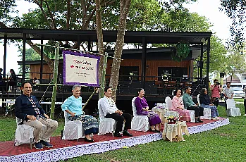 ผู้อำนวยการสำนักงานสภามหาวิทยาลัยพะเยา พร้อมด้วยบุคลากรสำนักงานสภามหาวิทยาลัยพะเยา เข้าร่วมงาน “ประเพณีสระเกล้าดำหัวอธิการบดีและผู้อาวุโส เนื่องในเทศกาลสงกรานต์มหาวิทยาลัยพะเยา ประจำปี 2568”
