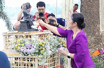 ผู้อำนวยการสำนักงานสภามหาวิทยาลัยพะเยา พร้อมด้วยบุคลากรสำนักงานสภามหาวิทยาลัยพะเยา เข้าร่วมงาน “ประเพณีสระเกล้าดำหัวอธิการบดีและผู้อาวุโส เนื่องในเทศกาลสงกรานต์มหาวิทยาลัยพะเยา ประจำปี 2568”
