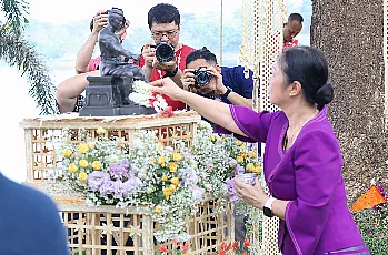 ผู้อำนวยการสำนักงานสภามหาวิทยาลัยพะเยา พร้อมด้วยบุคลากรสำนักงานสภามหาวิทยาลัยพะเยา เข้าร่วมงาน “ประเพณีสระเกล้าดำหัวอธิการบดีและผู้อาวุโส เนื่องในเทศกาลสงกรานต์มหาวิทยาลัยพะเยา ประจำปี 2568”
