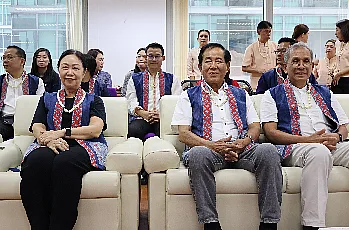 พิธีสระเกล้าดำหัวนายกสภามหาวิทยาลัยพะเยาและกรรมการสภามหาวิทยาลัยผู้ทรงคุณวุฒิ เนื่องในเทศกาลสงกรานต์