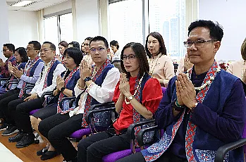 พิธีสระเกล้าดำหัวนายกสภามหาวิทยาลัยพะเยาและกรรมการสภามหาวิทยาลัยผู้ทรงคุณวุฒิ เนื่องในเทศกาลสงกรานต์