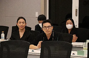 ประชุมการแสดงวิสัยทัศน์และสัมภาษณ์ผู้ตอบรับการทาบทามเพื่อเข้ารับการสรรหาเป็นผู้สมควรดำรงตำแหน่งคณบดีคณะพลังงานและสิ่งแวดล้อม มหาวิทยาลัยพะเยา