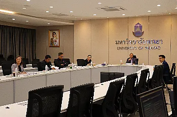 ประชุมการแสดงวิสัยทัศน์และสัมภาษณ์ผู้ตอบรับการทาบทามเพื่อเข้ารับการสรรหาเป็นผู้สมควรดำรงตำแหน่งคณบดีคณะพลังงานและสิ่งแวดล้อม มหาวิทยาลัยพะเยา