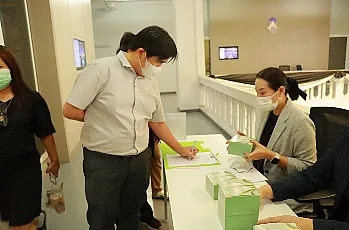 ประชุมการแสดงวิสัยทัศน์และสัมภาษณ์ผู้ตอบรับการทาบทามเพื่อเข้ารับการสรรหาเป็นผู้สมควรดำรงตำแหน่งคณบดีคณะพลังงานและสิ่งแวดล้อม มหาวิทยาลัยพะเยา