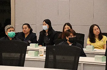 ประชุมการแสดงวิสัยทัศน์และสัมภาษณ์ผู้ตอบรับการทาบทามเพื่อเข้ารับการสรรหาเป็นผู้สมควรดำรงตำแหน่งคณบดีคณะพลังงานและสิ่งแวดล้อม มหาวิทยาลัยพะเยา