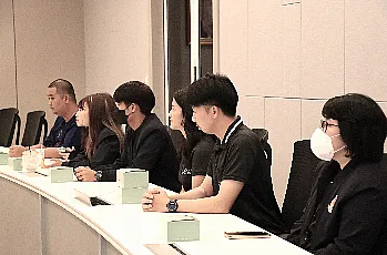 ประชุมการแสดงวิสัยทัศน์และสัมภาษณ์ผู้ตอบรับการทาบทามเพื่อเข้ารับการสรรหาเป็นผู้สมควรดำรงตำแหน่งคณบดีวิทยาลัยการศึกษา