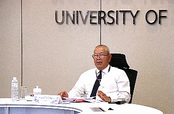 ประชุมการแสดงวิสัยทัศน์และสัมภาษณ์ผู้ตอบรับการทาบทามเพื่อเข้ารับการสรรหาเป็นผู้สมควรดำรงตำแหน่งคณบดีวิทยาลัยการศึกษา