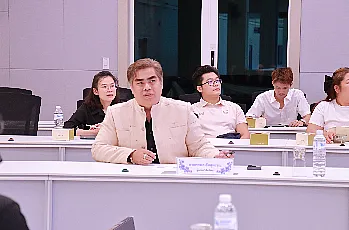 การแสดงวิสัยทัศน์และสัมภาษณ์ผู้ตอบรับการทาบทามเพื่อเข้ารับการสรรหาเป็นผู้สมควรดำรงตำแหน่งคณบดีคณะบริหารธุรกิจและนิเทศศาสตร์ มหาวิทยาลัยพะเยา