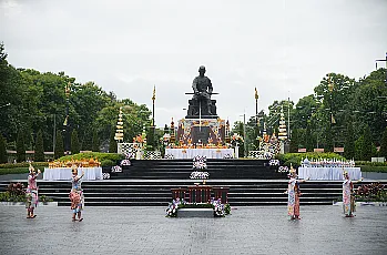 นายกสภามหาวิทยาลัยพะเยา กรรมการสภามหาวิทยาลัยผู้ทรงคุณวุฒิ เข้าร่วมพิธีวันสถาปนามหาวิทยาลัยพะเยา ครบรอบ 16 ปี